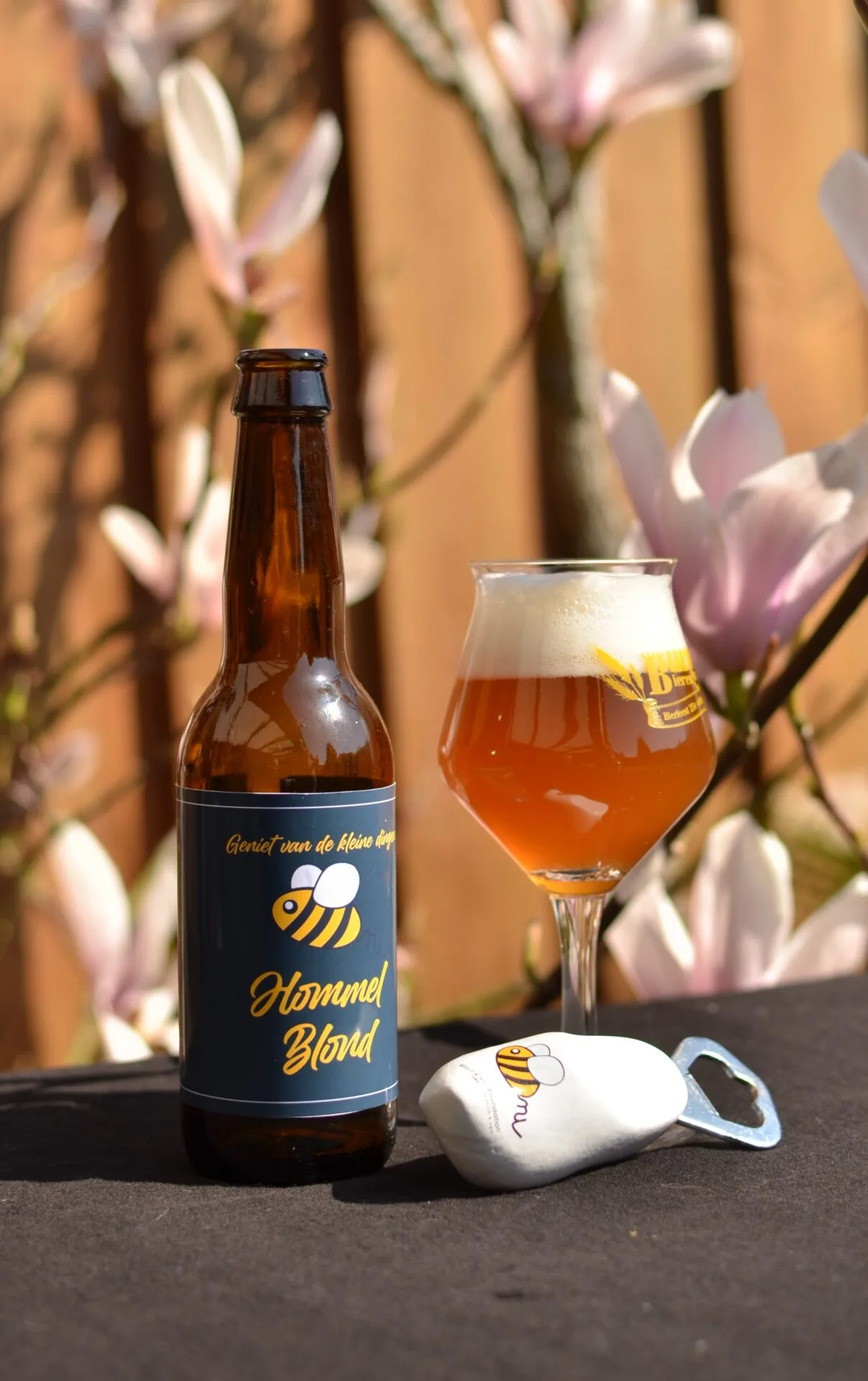 Hommel Blond